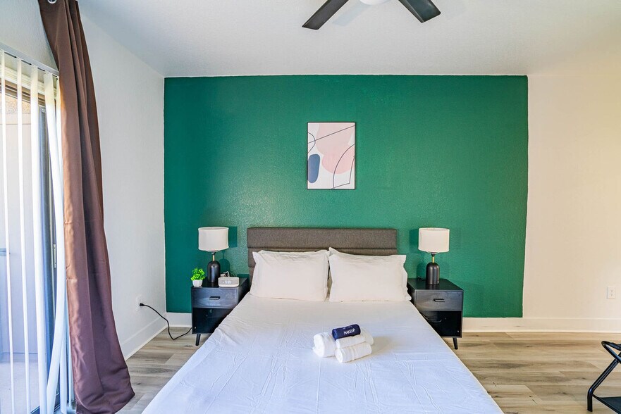 Building Photo - 6610 N 93rd Ave