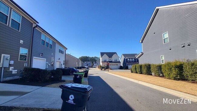 Building Photo - 1728 Shady Oaks Dr