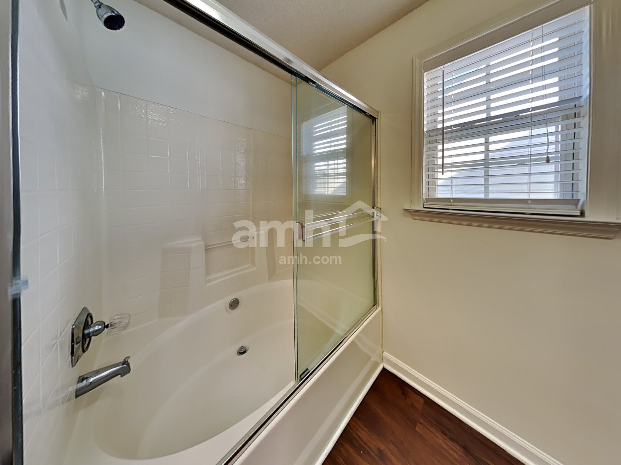Building Photo - 5464 Grand Traverse Dr