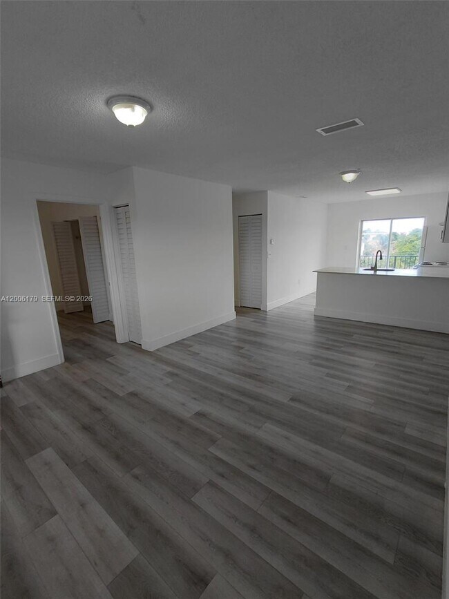 Building Photo - 5435 W 24th Ave