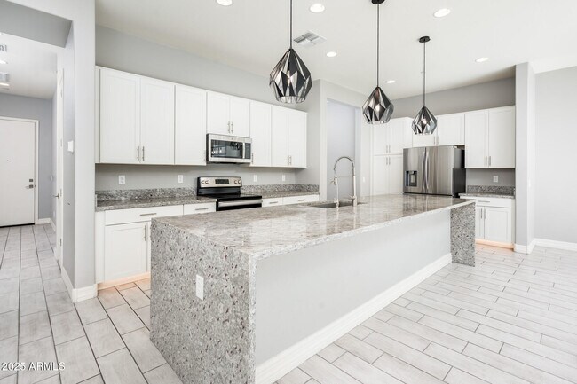 Building Photo - 25339 N 19th Ln