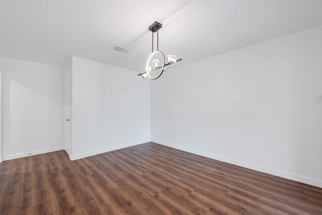 Building Photo - 11703 N Perry Ave