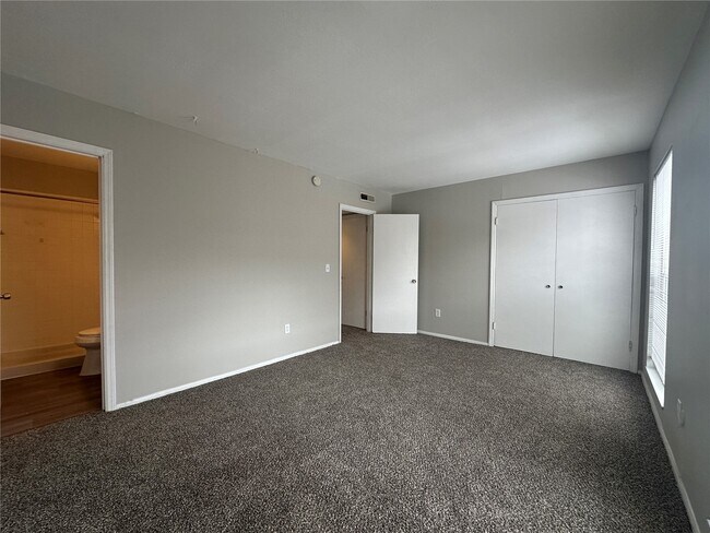 Building Photo - 420 Chapel Ridge Dr