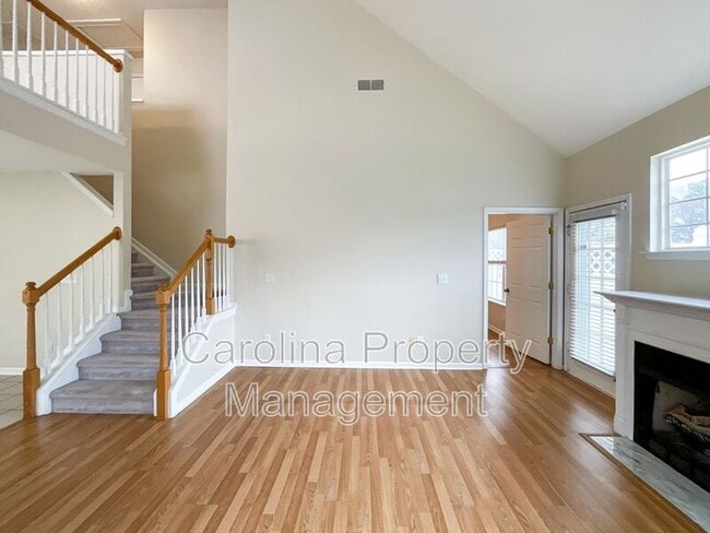 Building Photo - 217 Arlington Downs Blvd