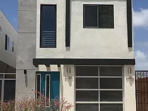 Building Photo - Spacious San Diego Home!