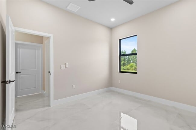 Building Photo - 2809 25th St SW