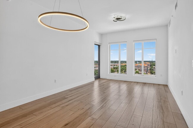 Building Photo - 155 E Boca Raton Rd