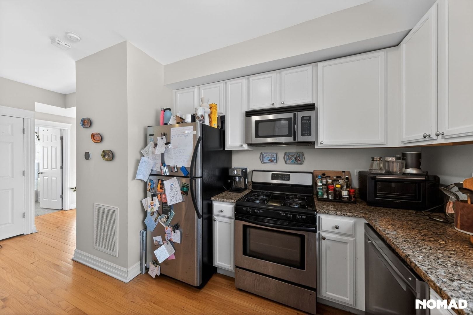 Building Photo - 4617 N Paulina St