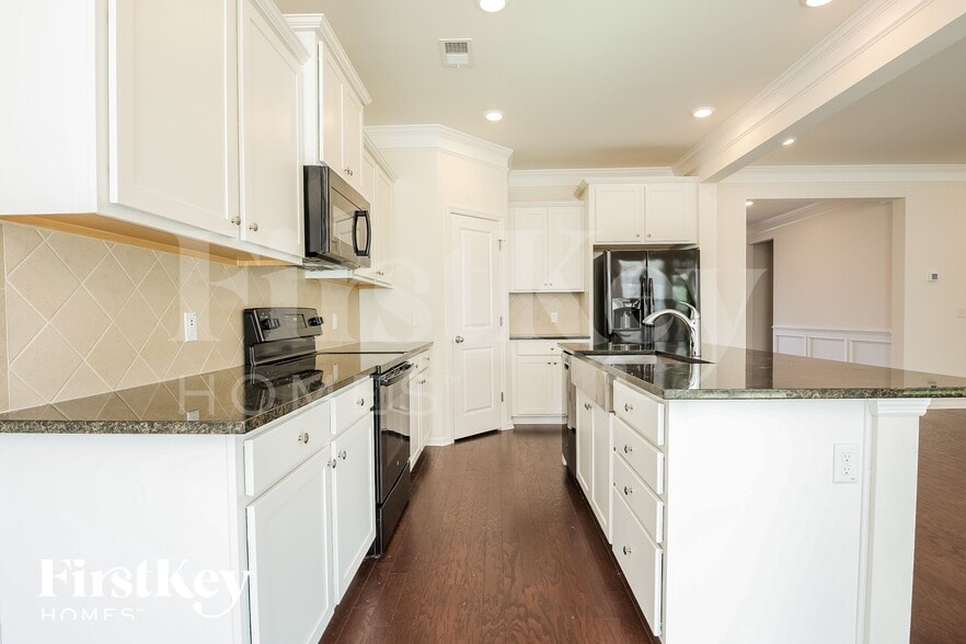 Building Photo - 509 Adalina Dr