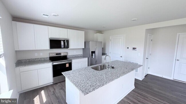 Building Photo - 107 Dinges St