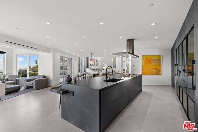 Building Photo - 9270 Kinglet Dr