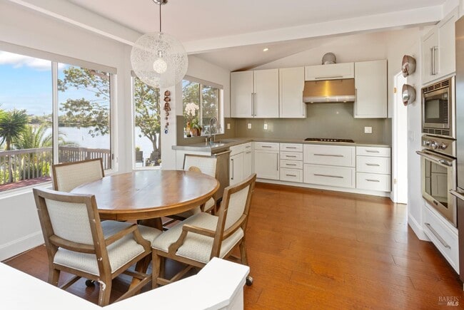 Building Photo - 8 Caribe Isle