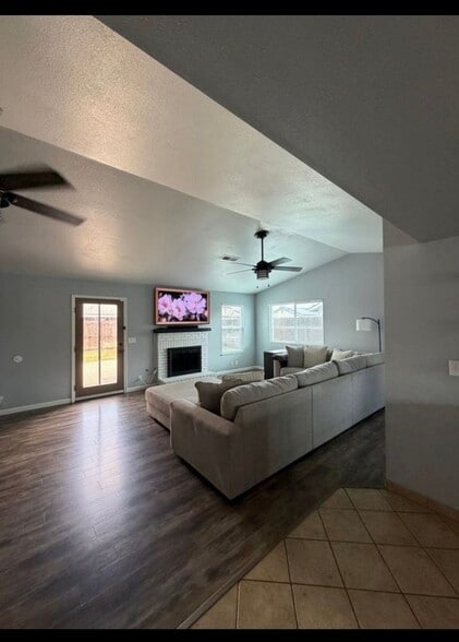Building Photo - 1410 Ashwood Ct