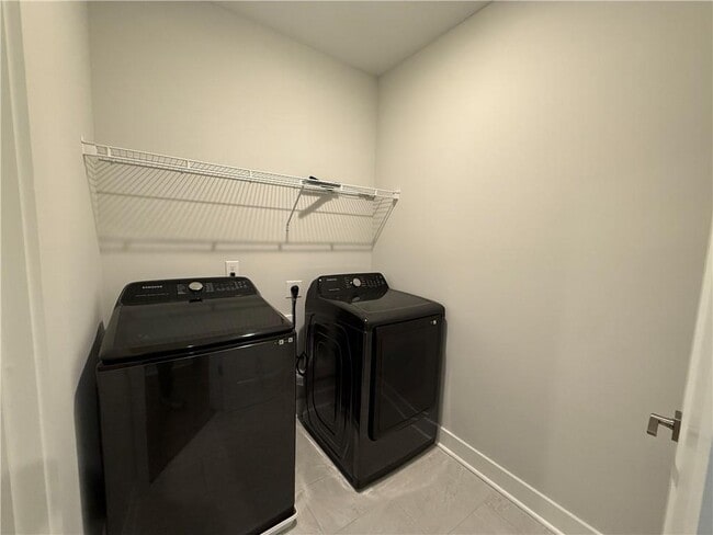 Building Photo - 1190 Harper Dr