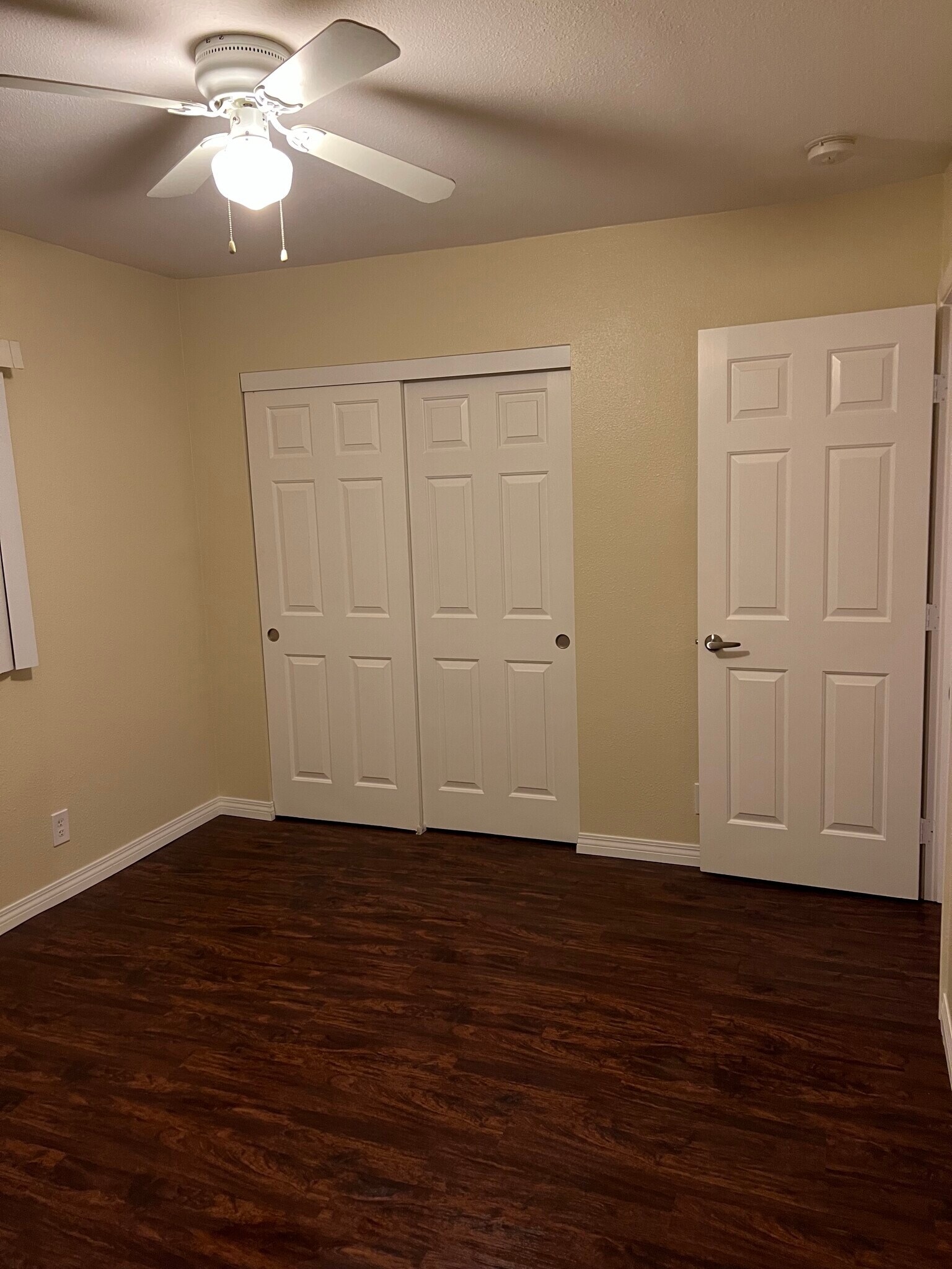 Building Photo - 3024 E Carey Ave