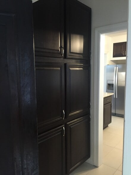 Kitchen - 723 Dobson St