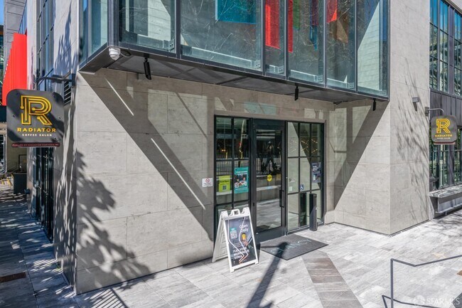 Building Photo - 246 2nd St