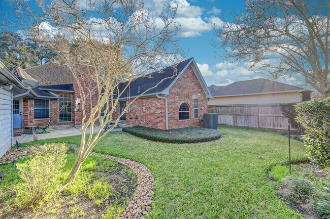 Building Photo - 7111 Glenwood Dr