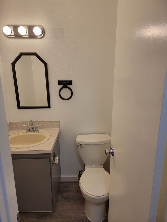 Building Photo - 3151 N Shore Dr SE