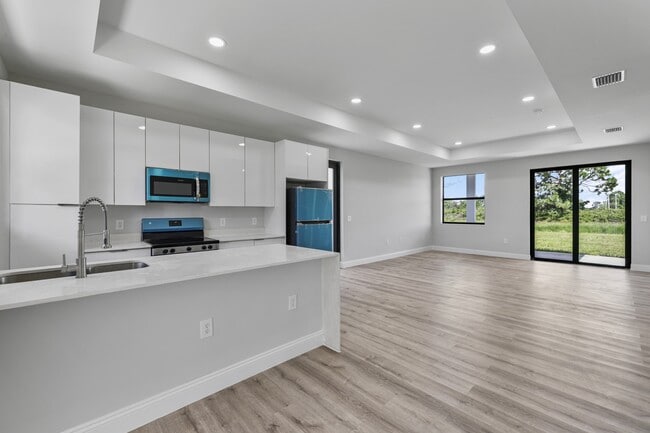 Building Photo - 1056 Fayette Ave