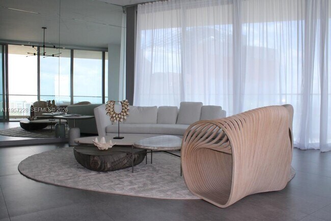 Building Photo - 18975 Collins Ave