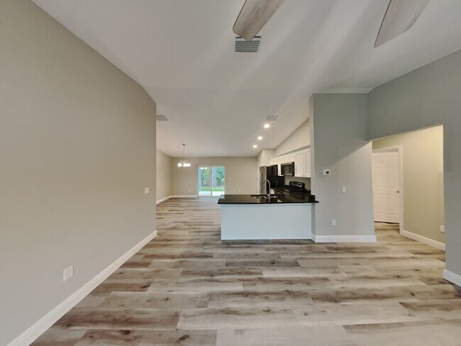 Building Photo - 6691 N Waycross Way