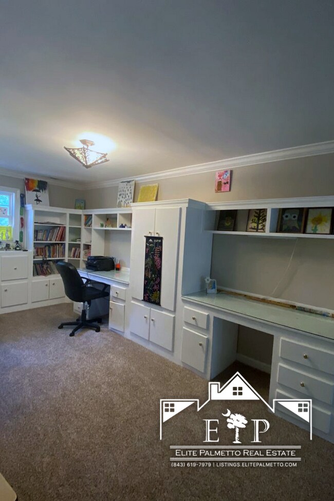 Building Photo - Beautiful Brick Home for Rent – Spacious, Bright & Welcoming