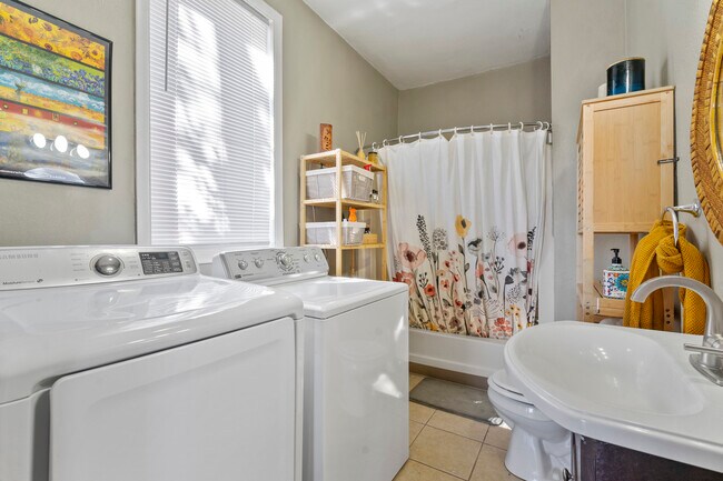 Unit 1 - 1764 Perrysville Ave