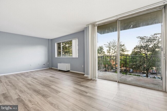 Building Photo - 2059 Huntington Ave