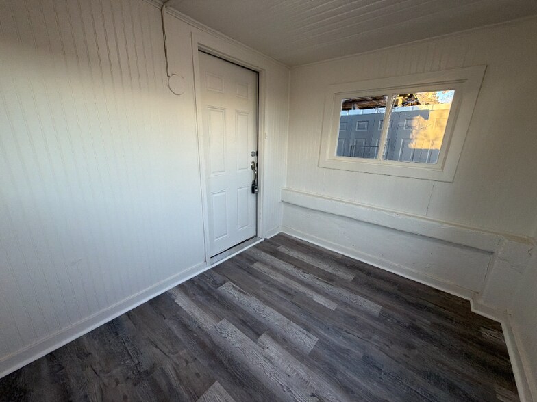 Building Photo - 18933 Main St