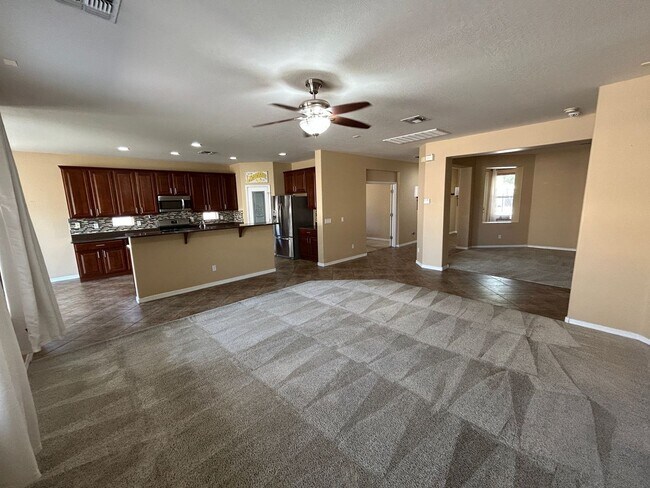 Building Photo - 4269 N 157th Ave