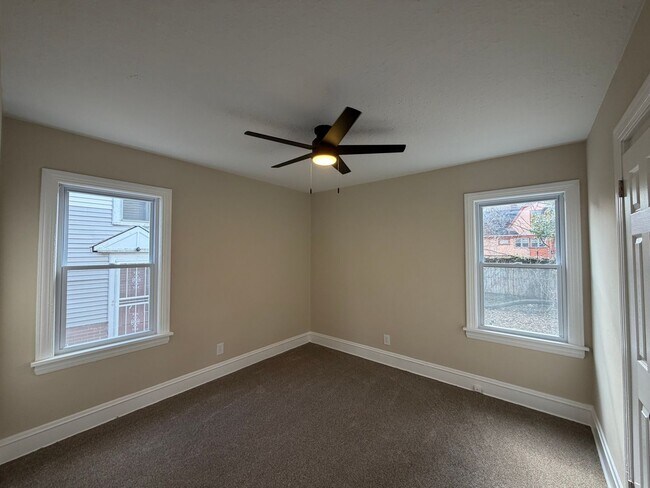 Building Photo - 14102 Glenside Rd