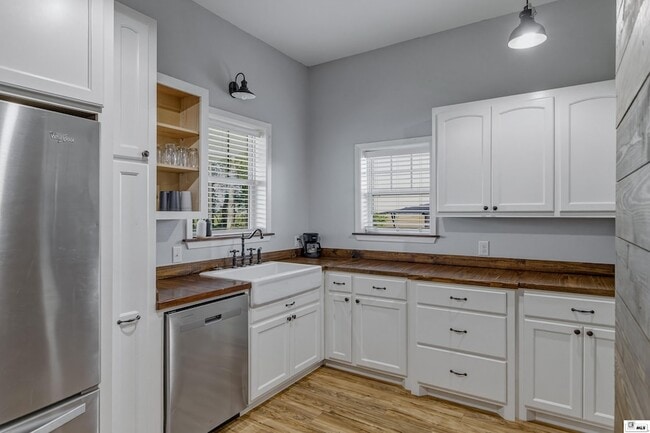 Building Photo - 6391 Paulette Pipes Rd