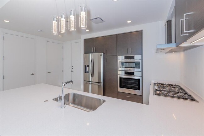 Building Photo - 301 West Ave