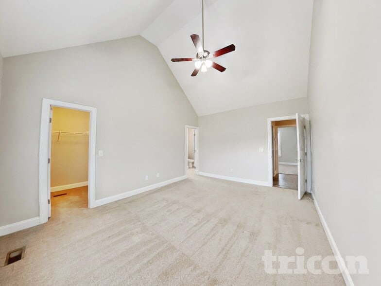 Building Photo - 335 Oxfordshire Dr