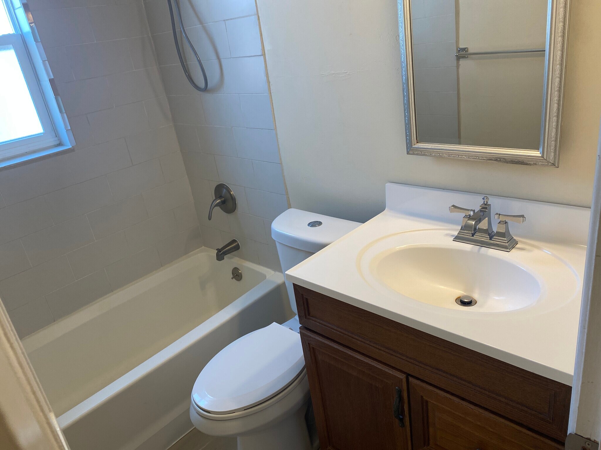 main bathroom - 1690 Syracuse St