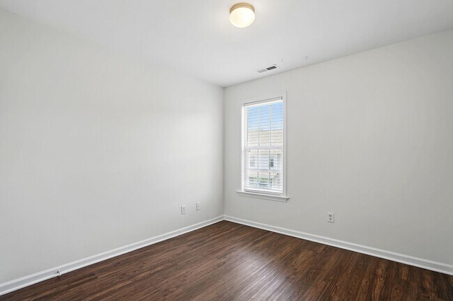 Building Photo - 401 Whitehall Ct