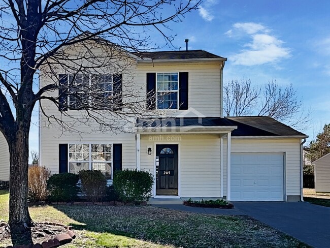 Building Photo - 205 N Fuquay Springs Ave