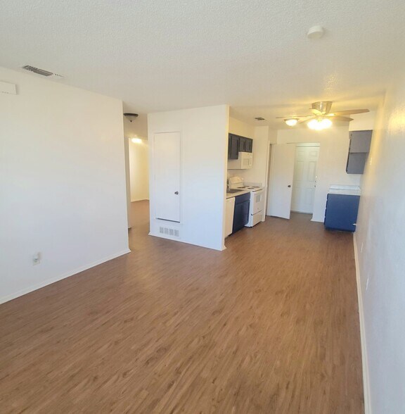 Building Photo - 216 Pine Meadow Dr