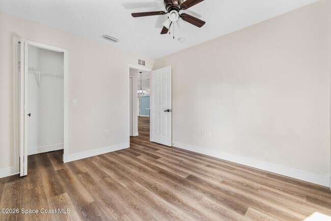 Building Photo - 1126 Ruby St SE