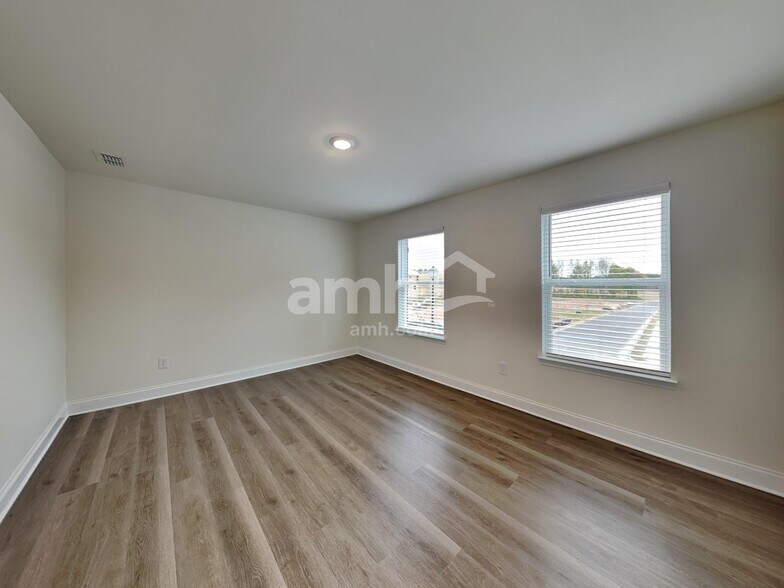 Building Photo - 820 Jubilation St