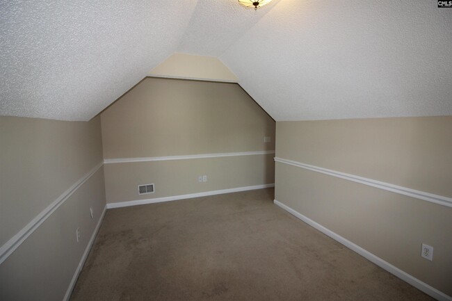 Building Photo - 540 Autumn Glen Rd
