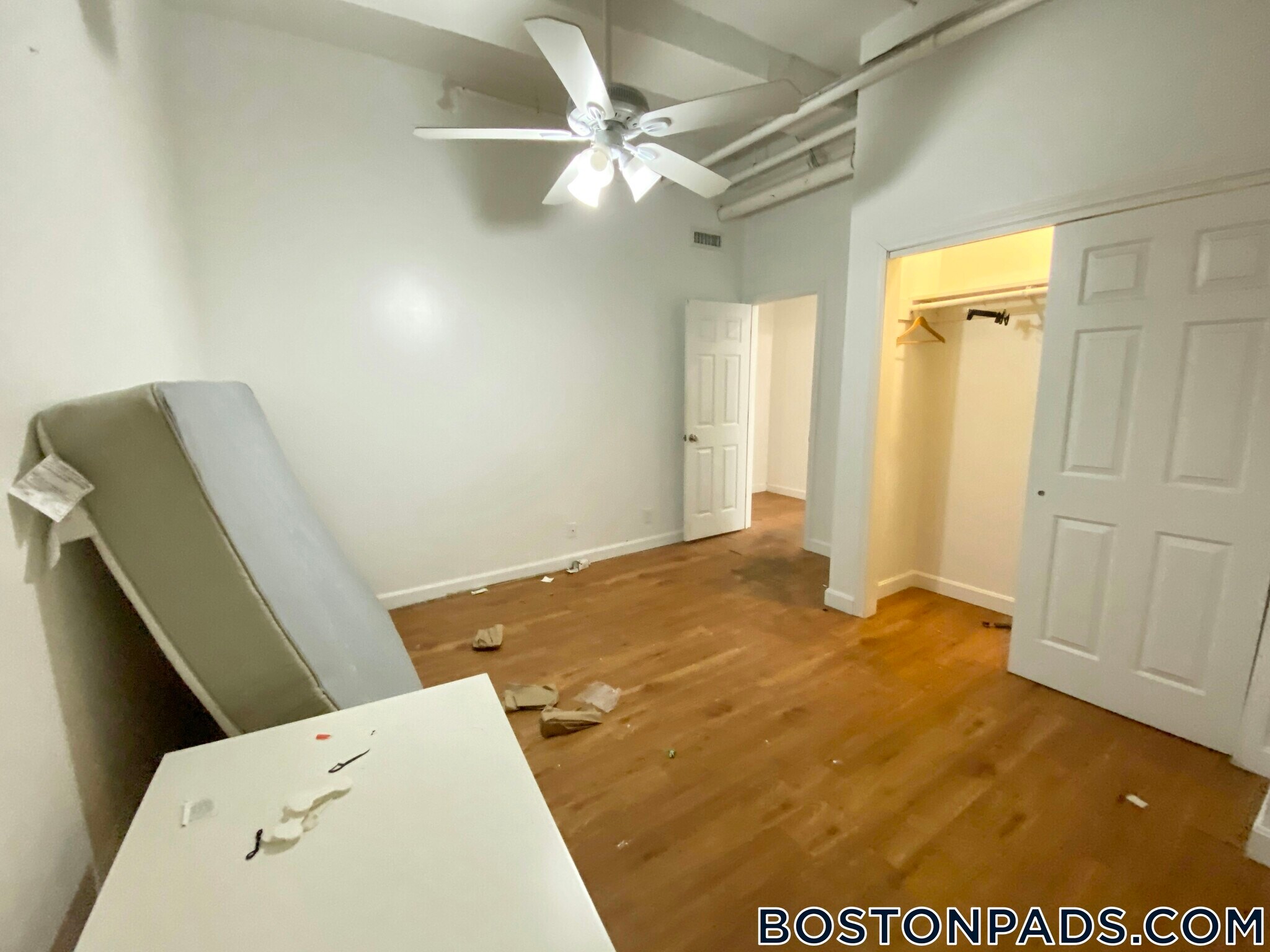 Building Photo - 26 Hemenway St