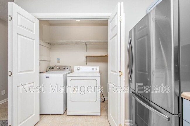 Building Photo - 6760 Willowbrook Dr