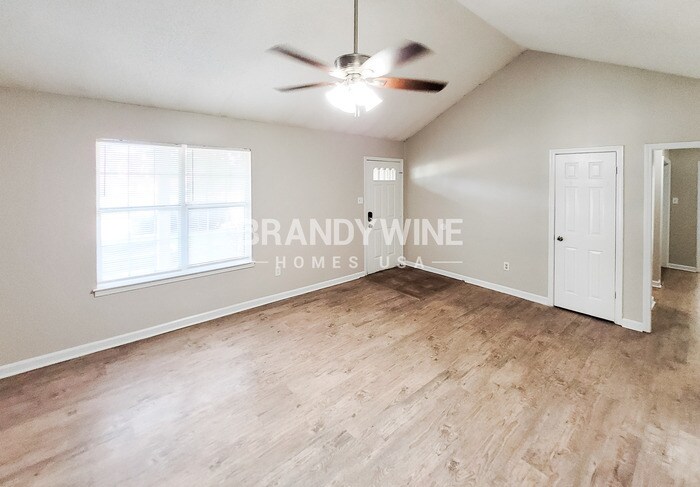 Building Photo - 4702 Crestfield Rd