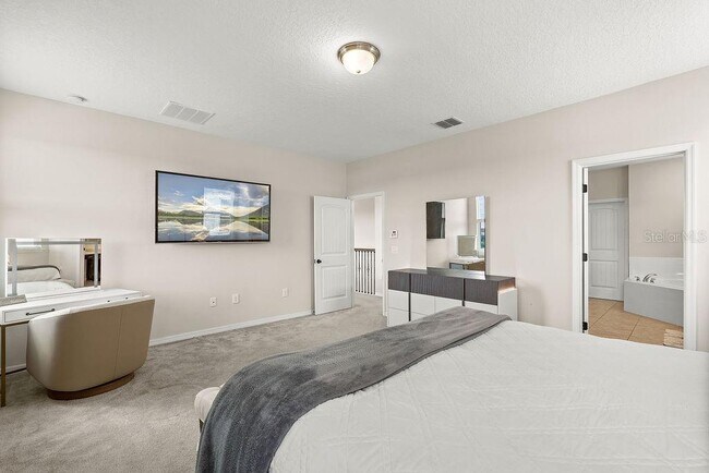 Building Photo - 9586 Meadow Hunt Way