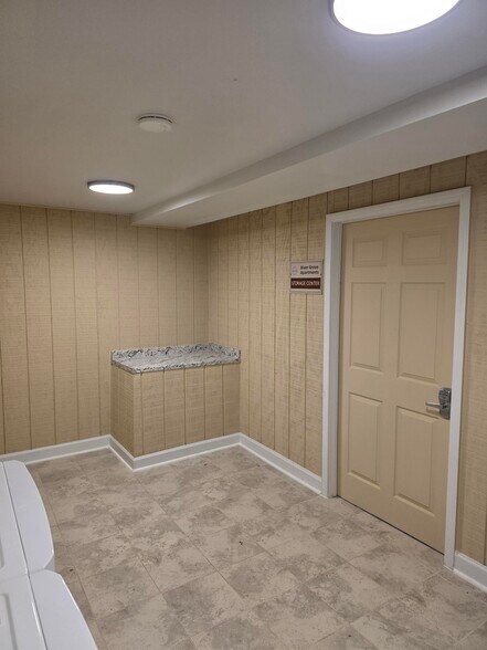 Building Photo - 210 E 13th St