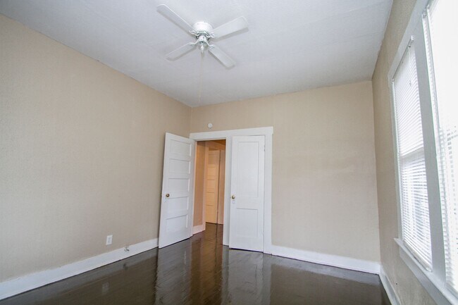 Building Photo - 1727 Nolan St