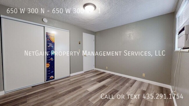 Building Photo - 650 W 300 N St