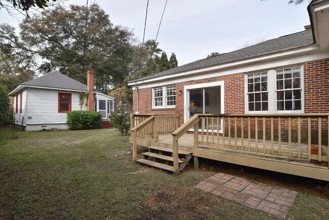 Building Photo - Charming 3 Bedroom Home in Desirable Heath...